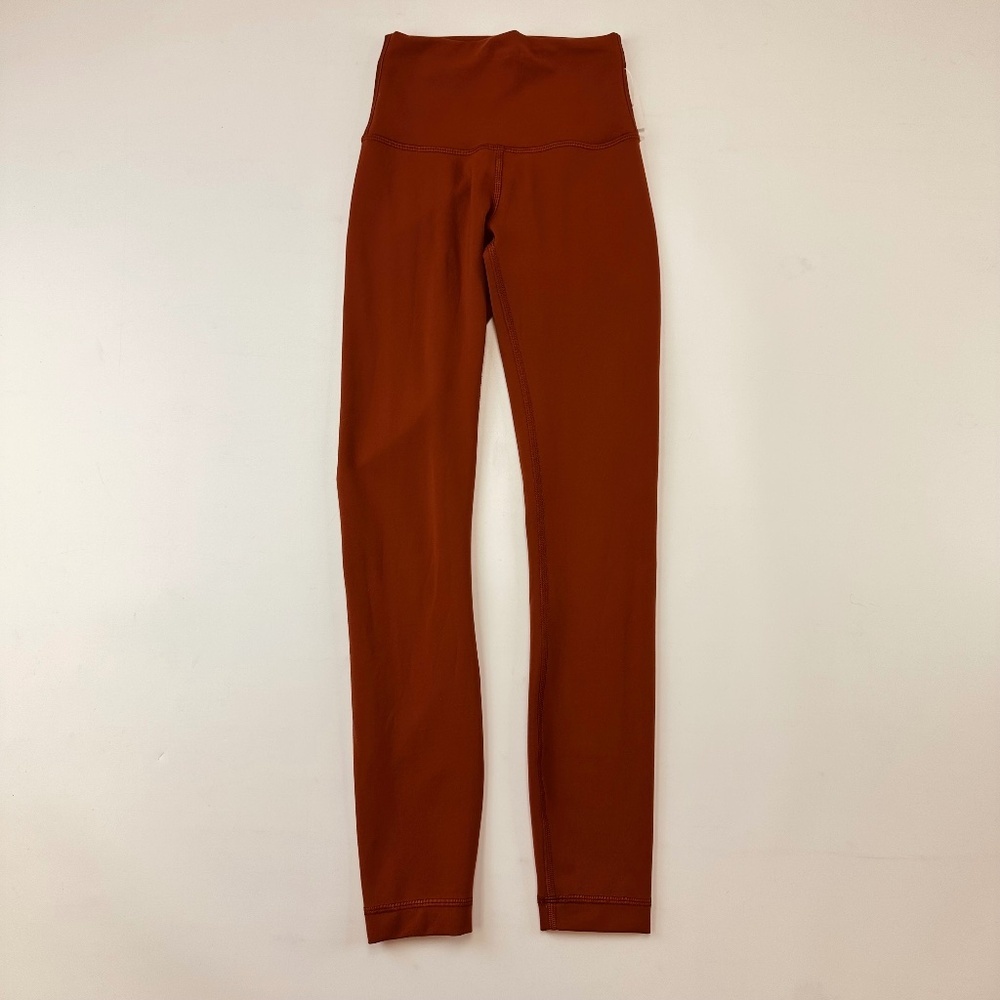 Lululemon Wunder Train High-Rise Tight 25"
Dark Terracotta Size 0